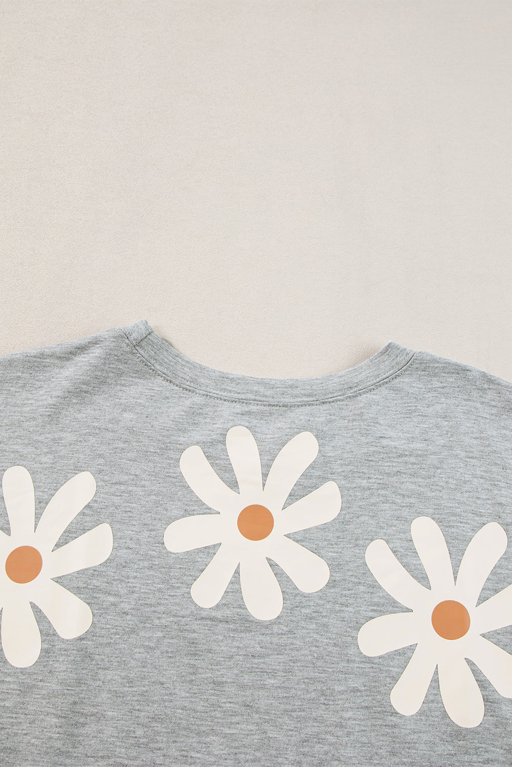 Stilla | Kortærmet Casual T-shirt Med Blomstertryk Til Kvinder