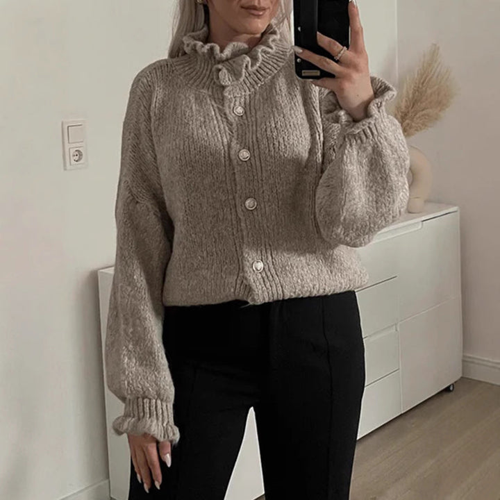 Stilla | Chic Kvinders Cardigan med Knapper og Stilfuld Krave