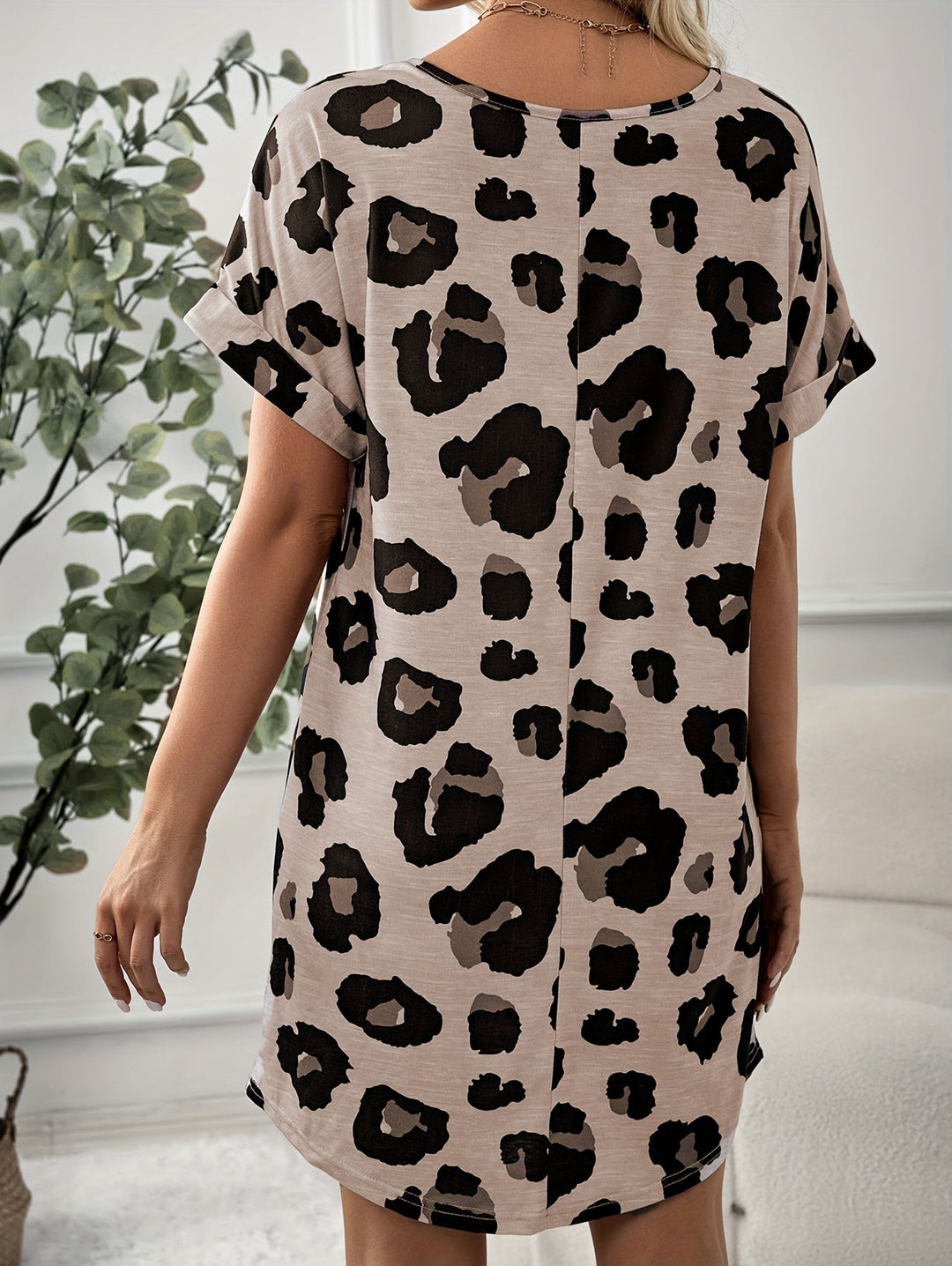 Stilla | Kvindekjole Panther Print Almindelig Strik Kort Ærme