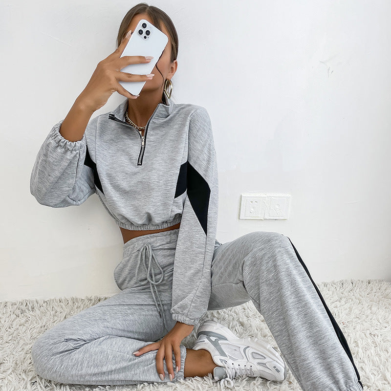 Stilla | Sæt med bukser og cropped top med sweat