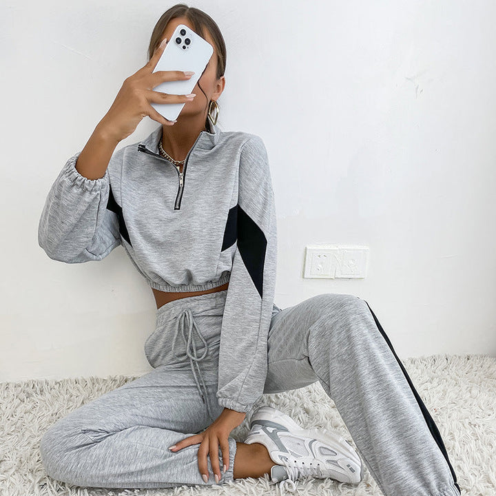 Stilla | Sæt med bukser og cropped top med sweat