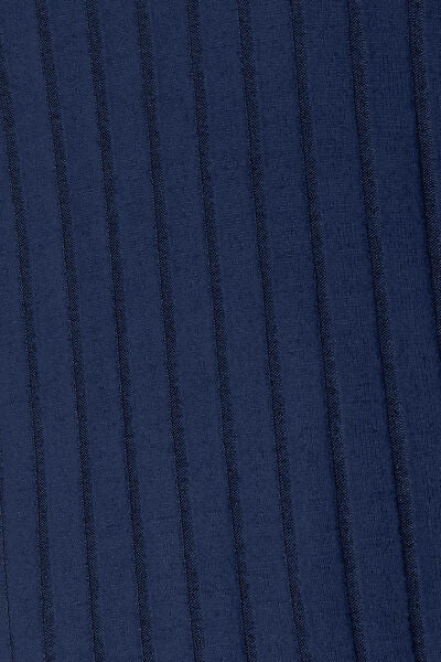 Stilla | Bae Full Size Ribbet Rund Hals Slids Strik Top