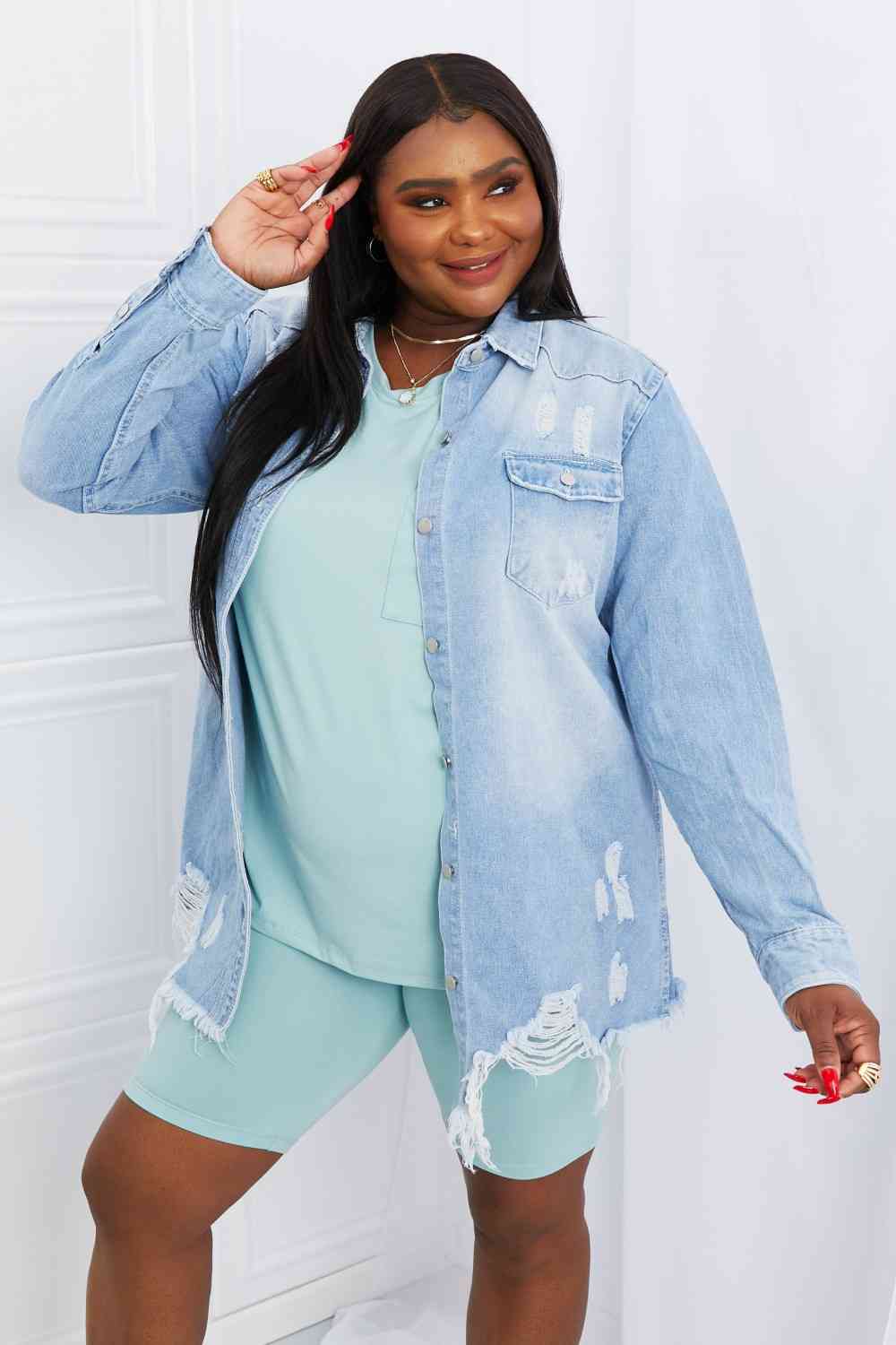 Stilla | Bazi Full Size Distressed Raw Hem Denim Jakke
