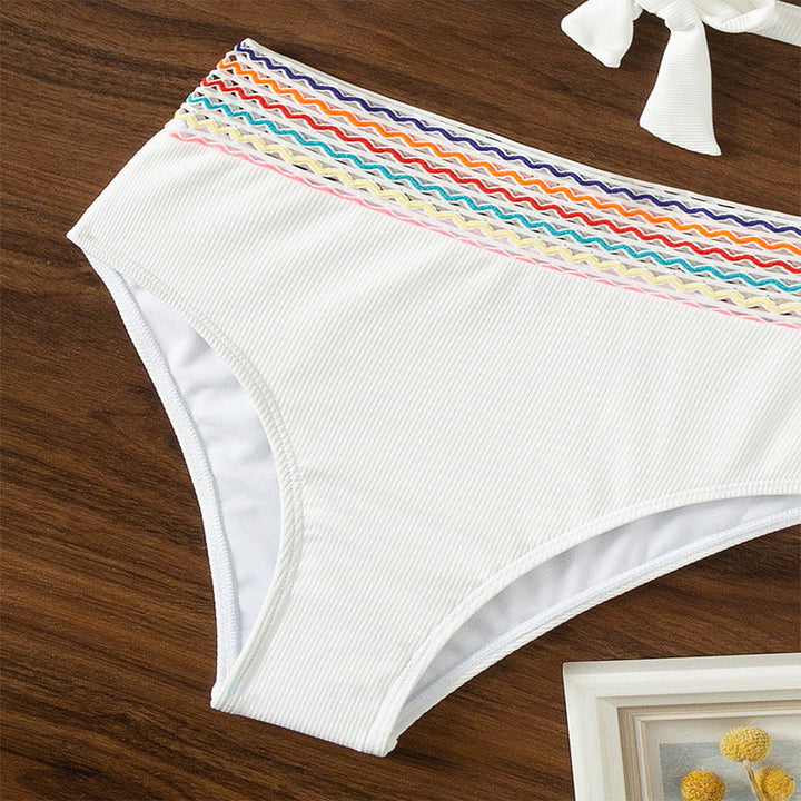 Stilla | Bikini med krydsede stropper og høj talje