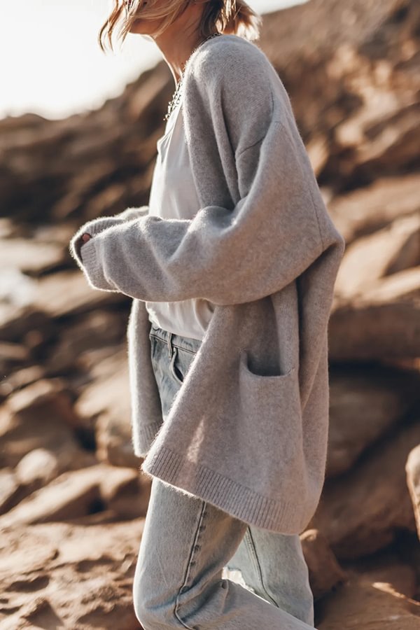 Stilla | Klar til efteråret strikjakke med lange ærmer og oversized lomme