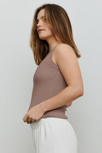 Stilla | BLANK LAB Rund Hals Ribbet Afkortet Tank