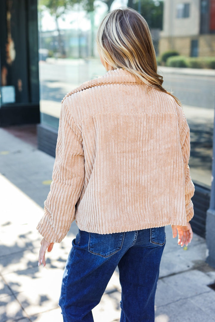 Stilla | Casual Chic Steppjakke Med Ribbede Ståkrave I Kordelvelours I Farven Latte