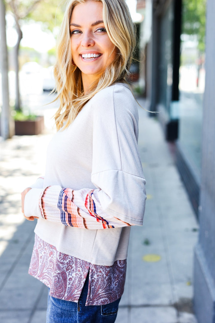 Stilla | Boho Energy Top i fiskebensmønster i taupe og kasmir Twofer