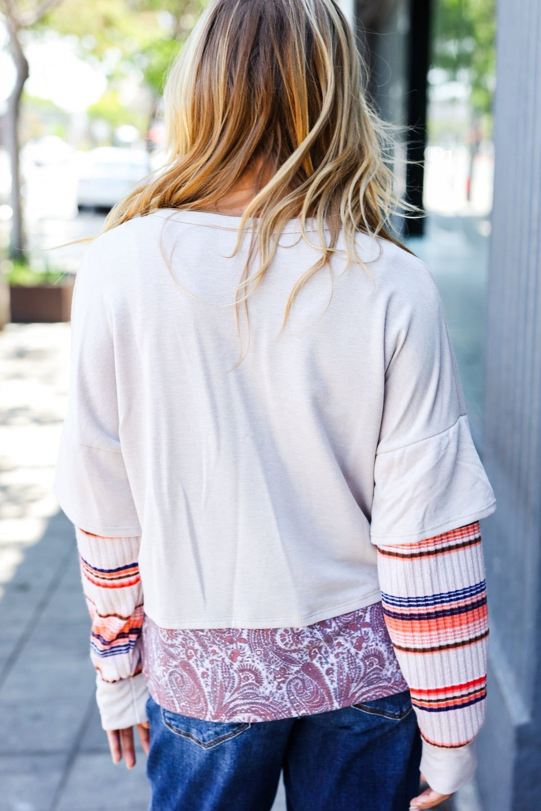 Stilla | Boho Energy Top i fiskebensmønster i taupe og kasmir Twofer