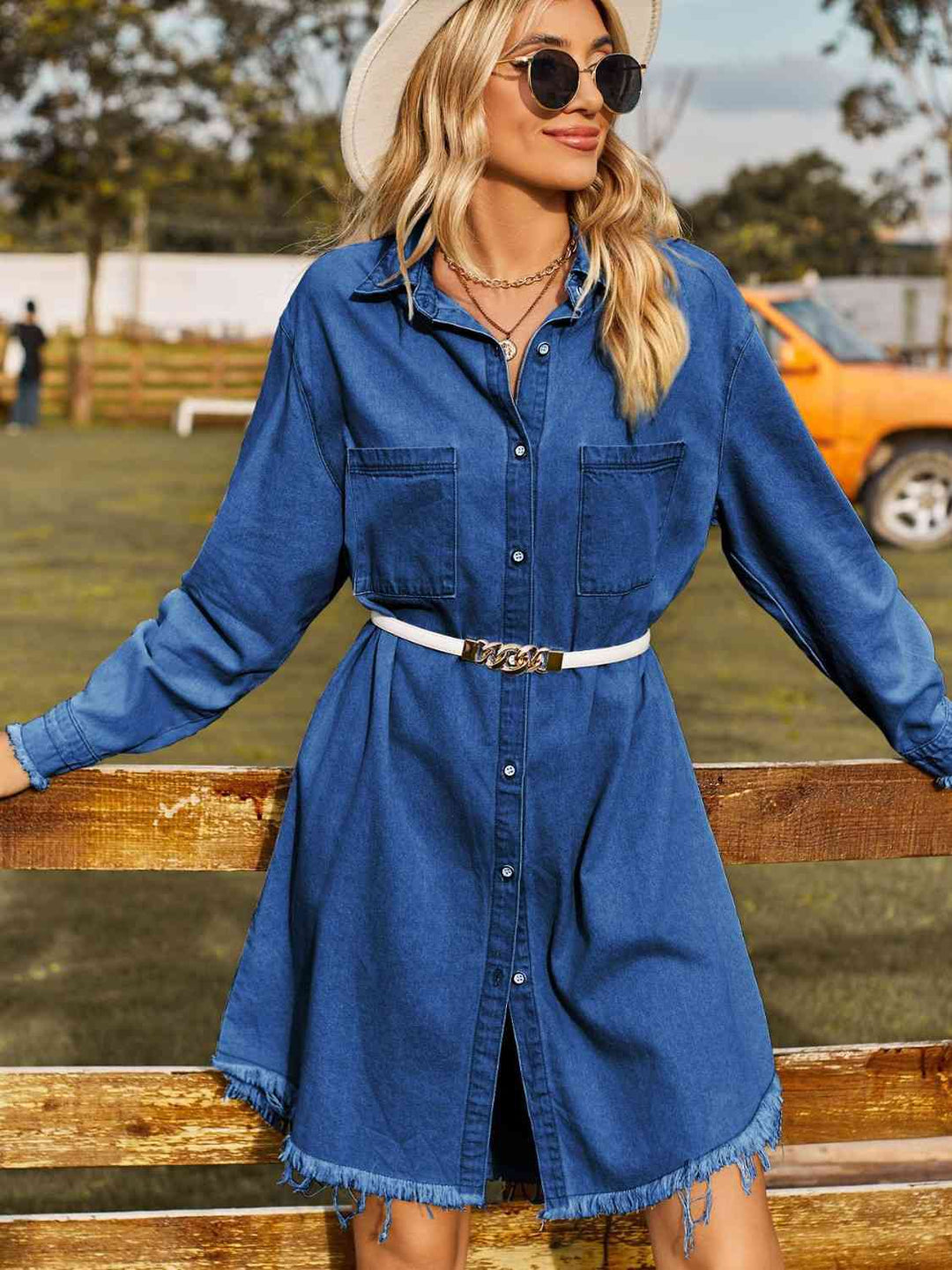 Stilla | up Kravehals Ru Raw Hem Denim Kjole