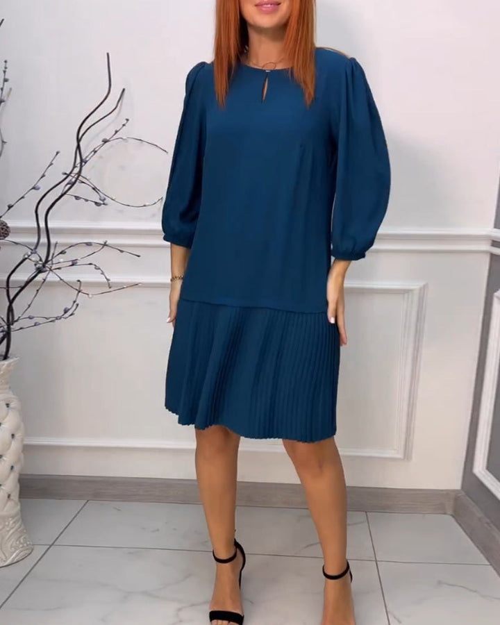 Stilla | Ensfarvet Plisseret Patchwork Kjole