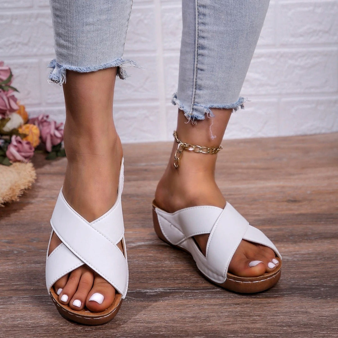 Stilla | hvide ergonomiske sandaler med krydsrem
