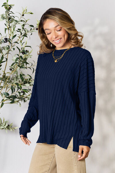 Stilla | Bae Full Size Ribbet Rund Hals Slids Strik Top