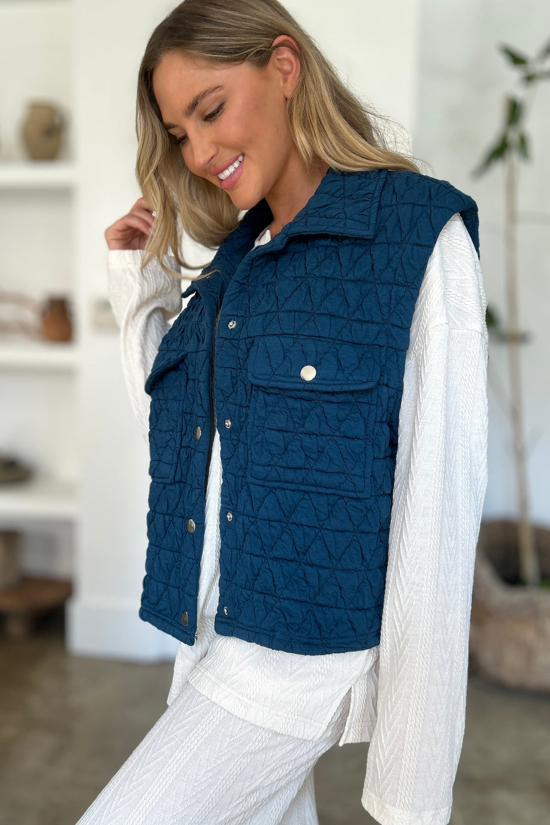 Stilla | Tag Full Size Pocketed Texture Snap Down Vest Frakke