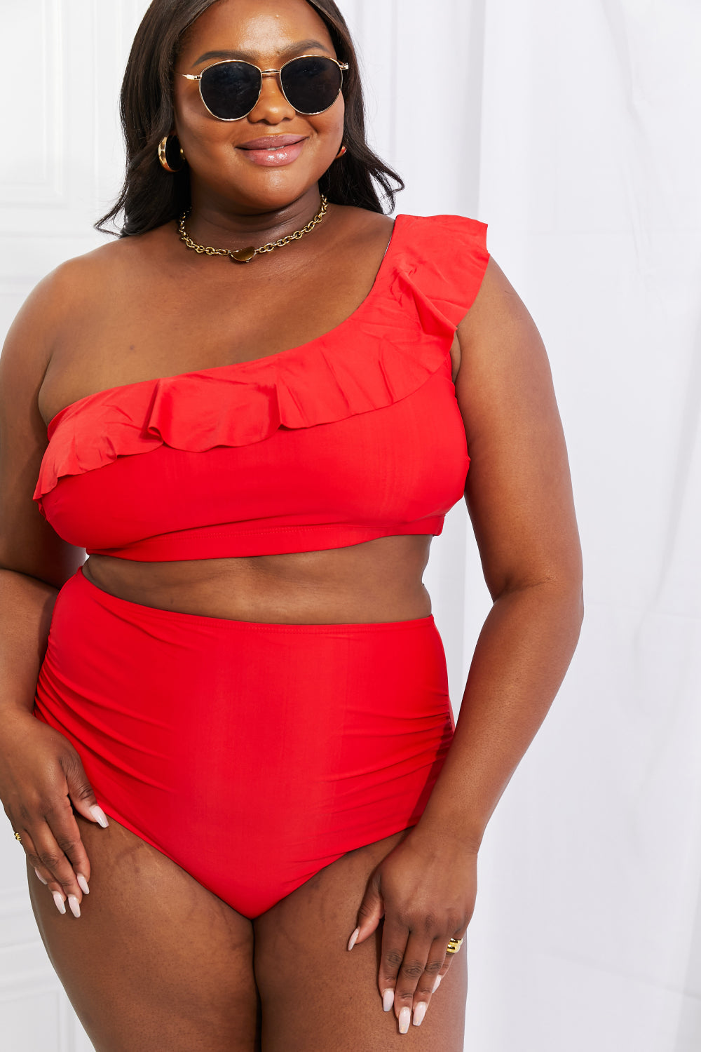 Stilla | West Swim Seaside Romance Ruffle One-shoulder Bikini I Rød