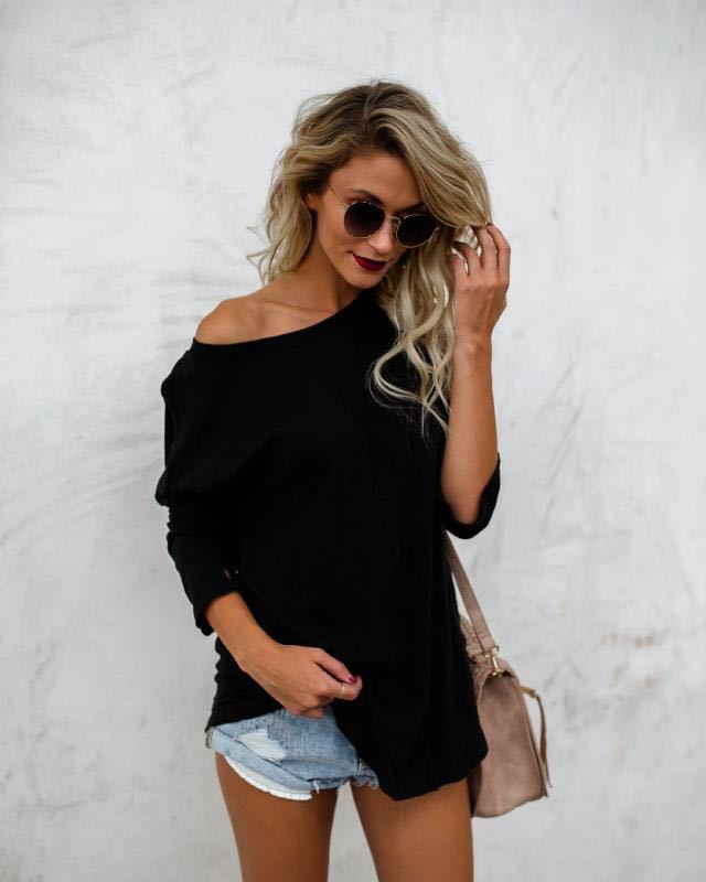 Kvinders oversized T-shirt med asymmetrisk snit og afslappet design Stilla