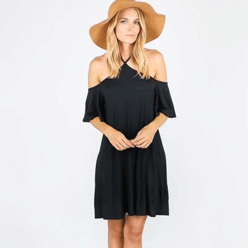 Kvinders sommerkjole med off-the-shoulder look og flydende snit