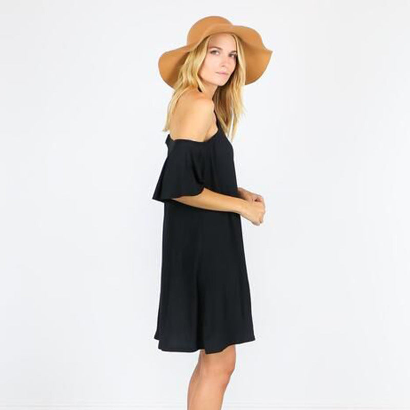 Kvinders sommerkjole med off-the-shoulder look og flydende snit