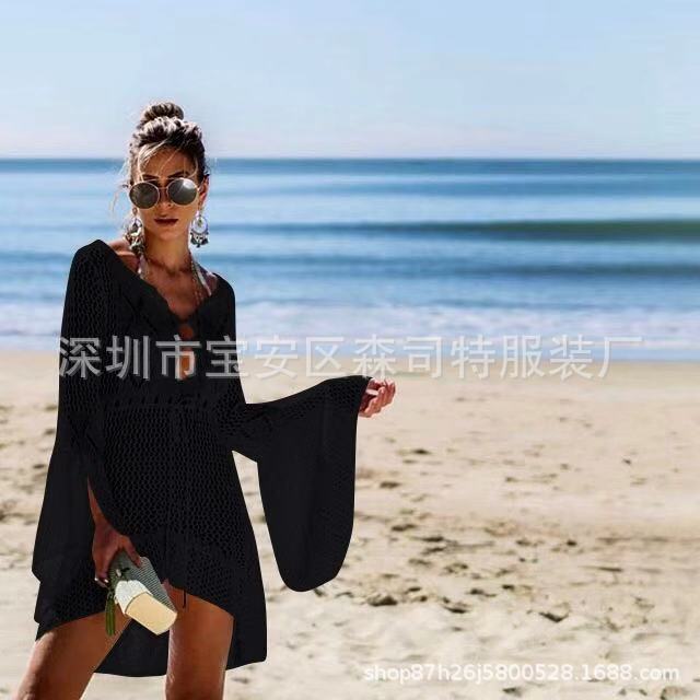 Dame hæklede strand-kaftan med flot V-udskæring og dekorative knapdetaljer Stilla
