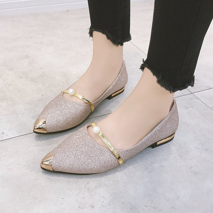 Damer nan elegante glitrende slippers med spids metalhætte, perlebesat spænde og flad hæl Skovae
