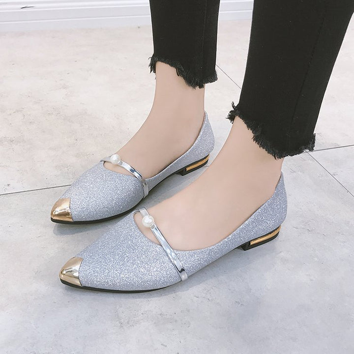 Damer nan elegante glitrende slippers med spids metalhætte, perlebesat spænde og flad hæl Skovae