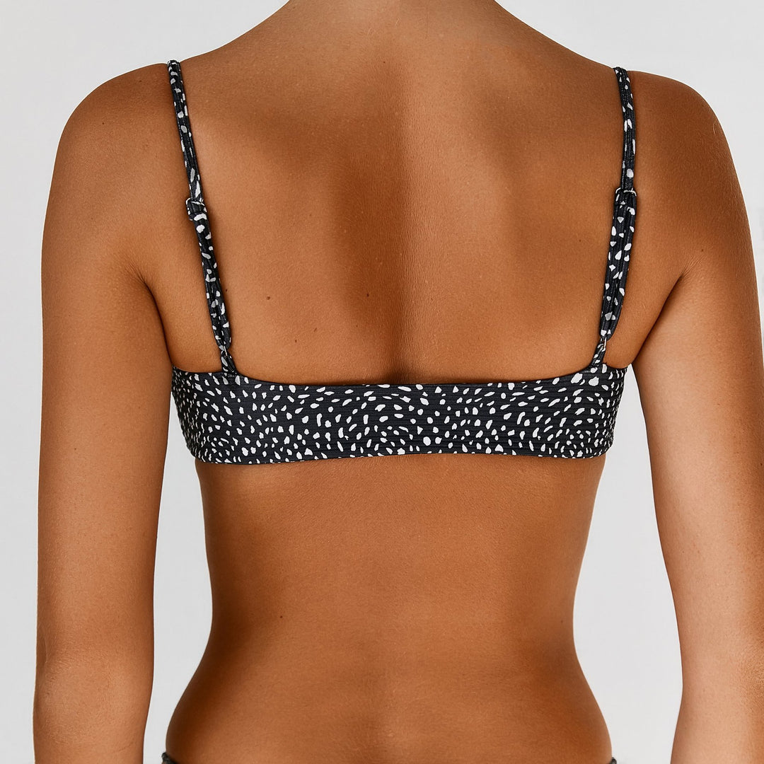 Dame højskåret bikini med raffineret ribdesign Skovae