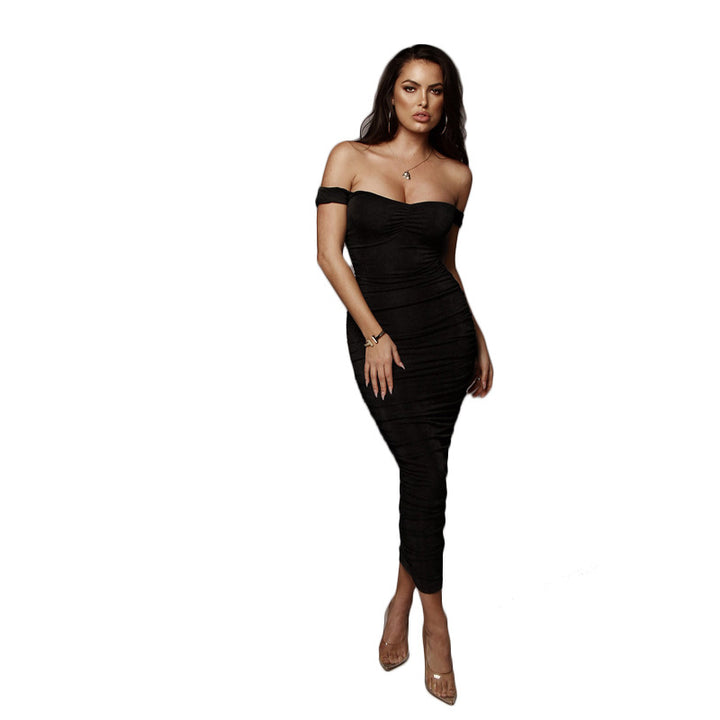 Dame figurtilpasset cocktailkjole med off-shoulder design og indsnæring Stilla