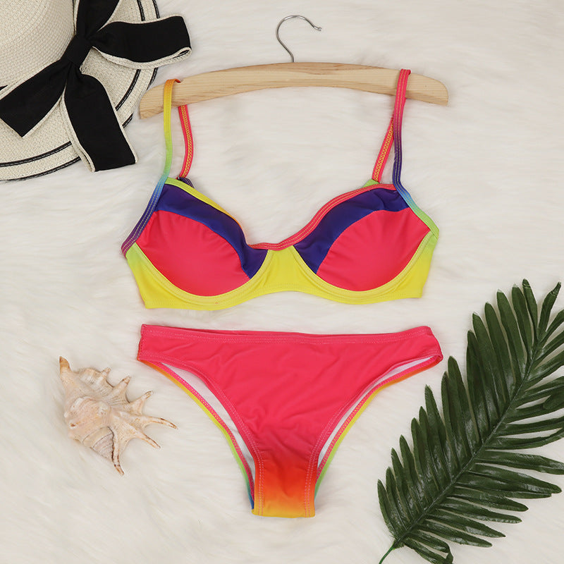 Dame bikini-sæt med innovativt design og trendy farveforløb Stilla