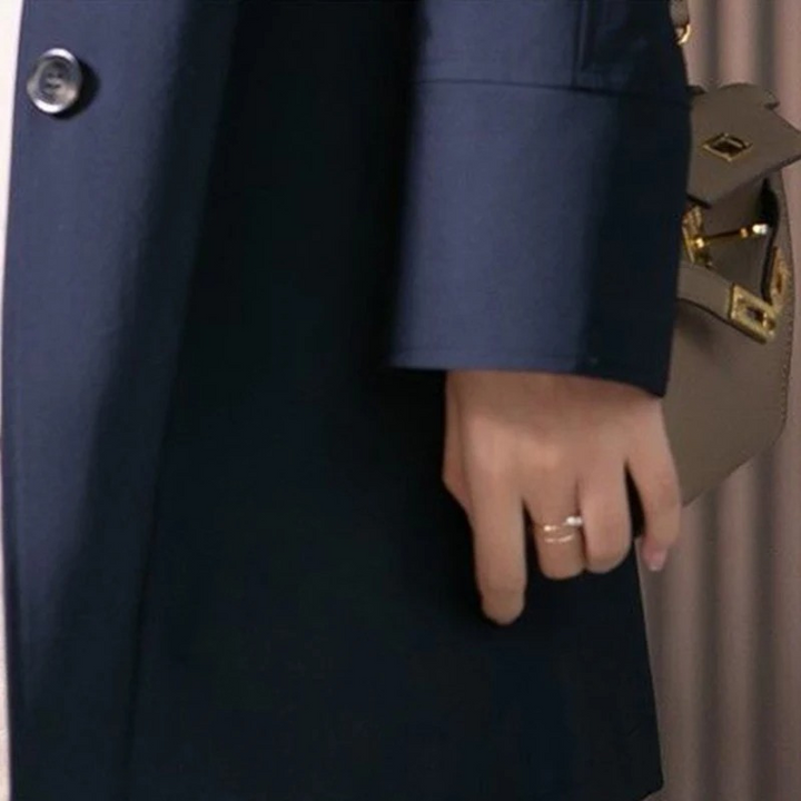 Skovae | Klassisk trenchcoat til damer, enkelt bundet, figursyet dames frakke