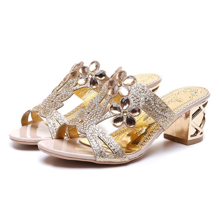 Dame nan dekorerede remsandaler med mellemhøj geometrisk blokhæl og krystblomster Skovae