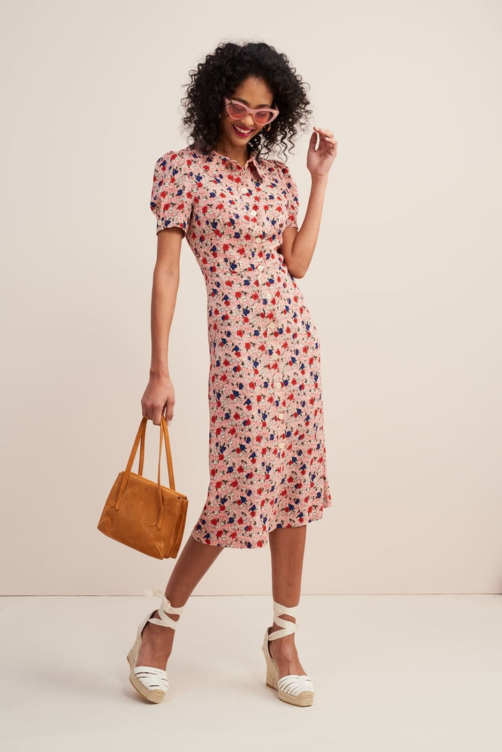 Dame Midi-Kjole i blomstret design med rund udskæring og voluminøse ærmer Stilla