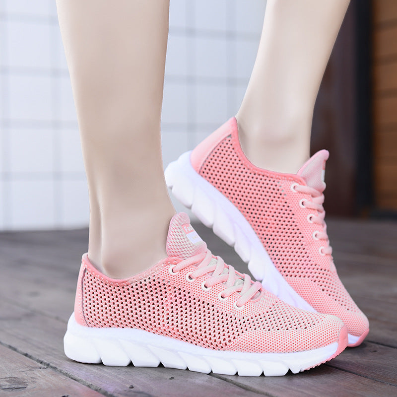 Dame nan lette netværks fritidssneakers med perforeret overdel og fleksibel bølgeløbs sål Skovae