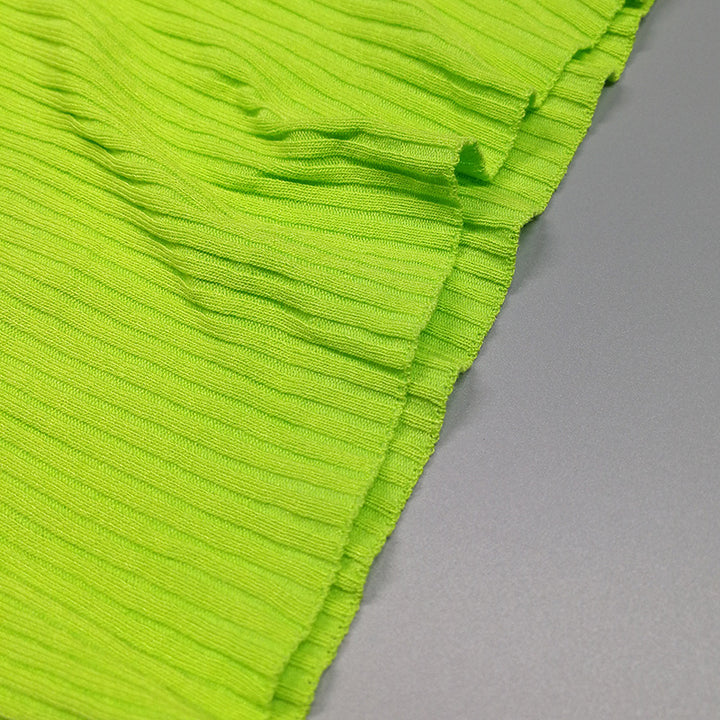 Dame modigt rullekrave-crop-top lavet af fint ribstrik materiale Stilla