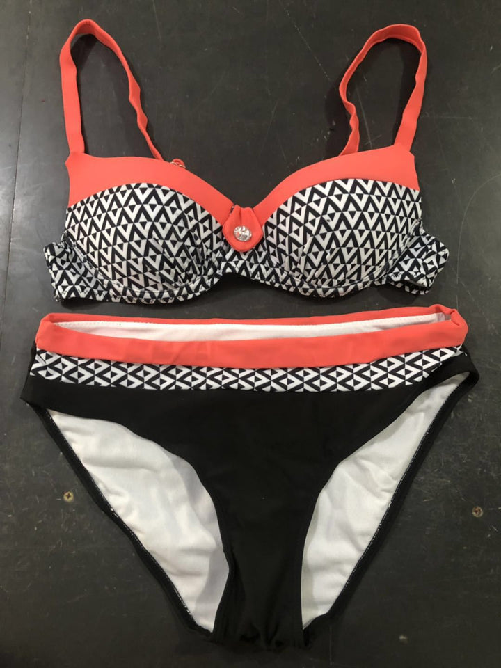 Dame bikini sæt med formende top og moderne stribemønster Skovae
