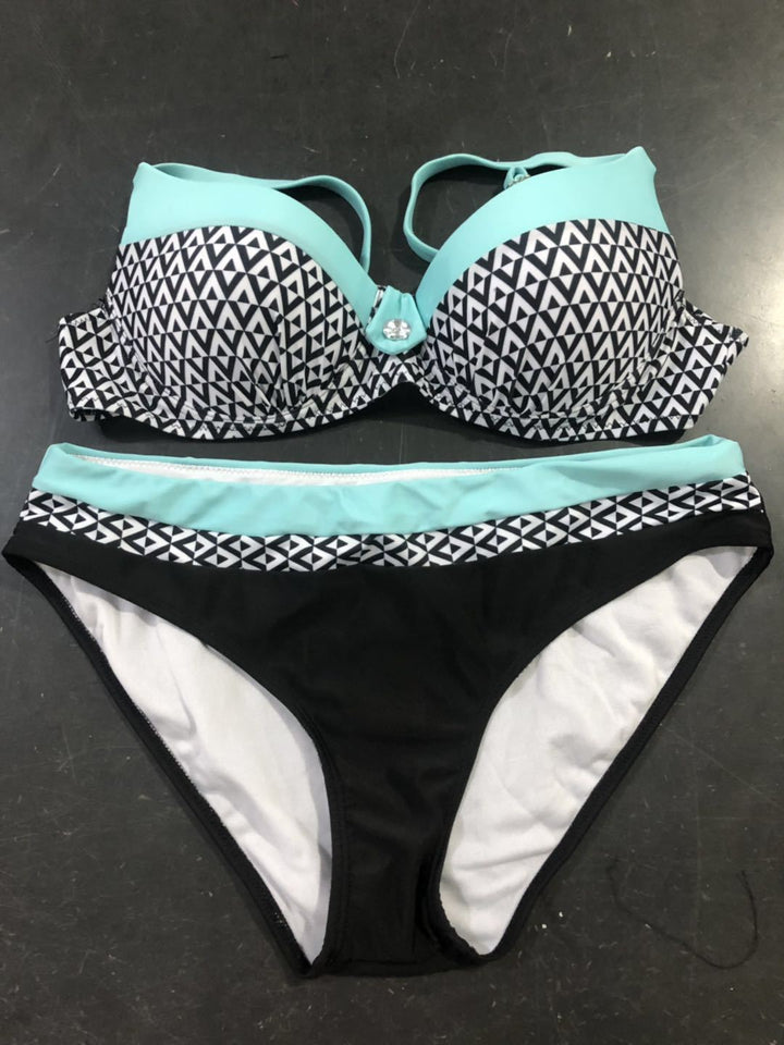 Dame bikini sæt med formende top og moderne stribemønster Skovae