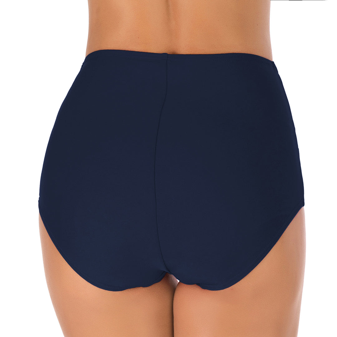 Dame højtaljede badeshorts med praktisk knude detaljer og figursyet snit Stilla