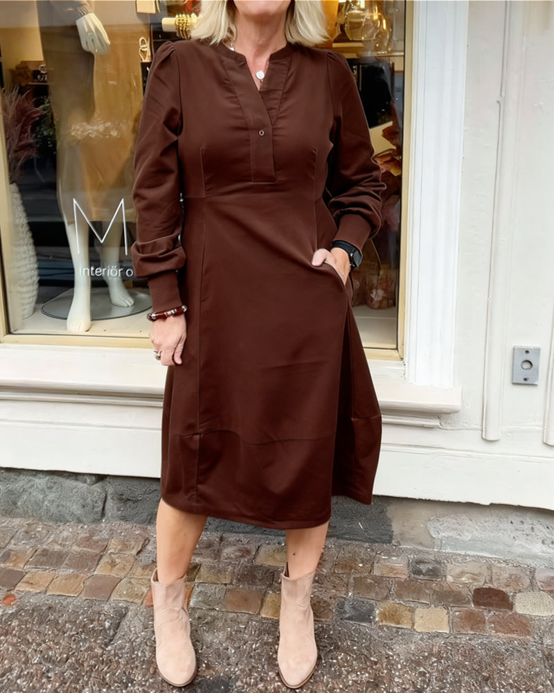 Stilla | Retro kjole med lange ærmer
