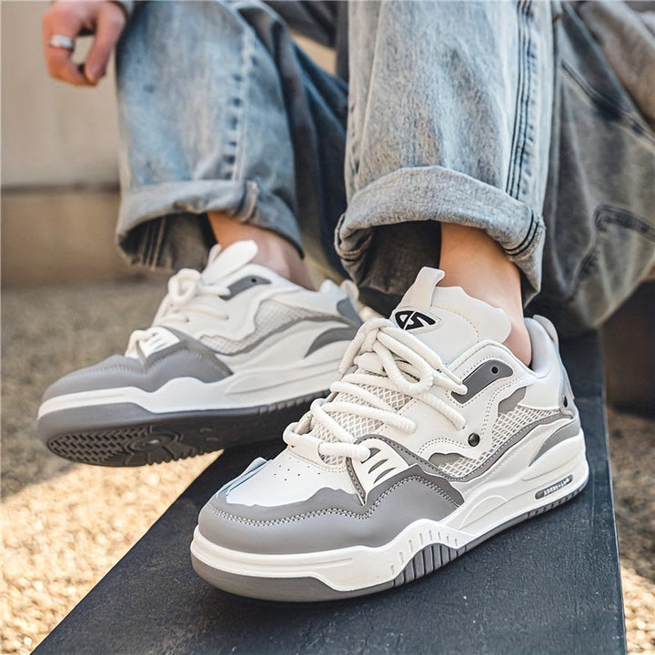 Stilla | Sporty Sneakers