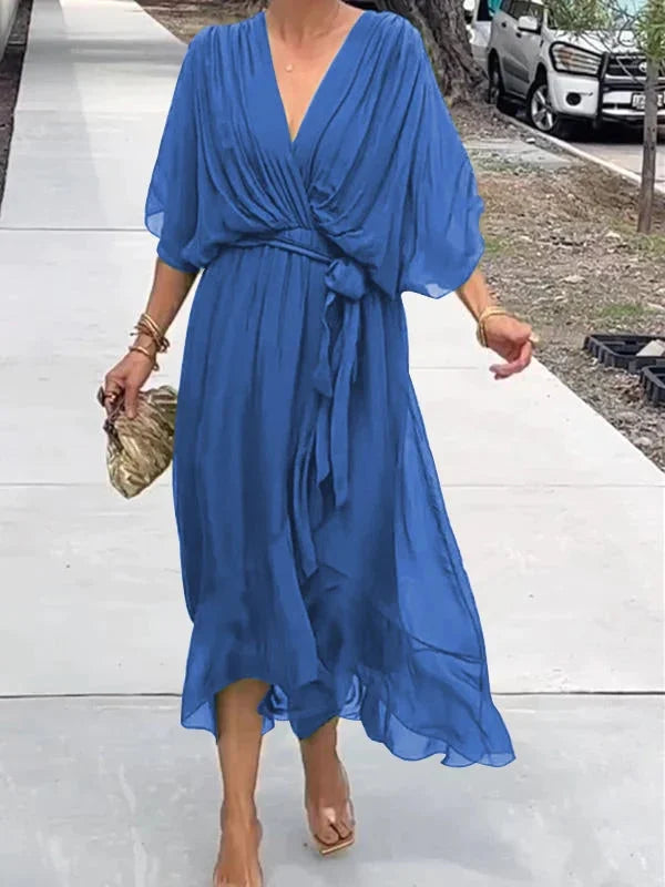 Stilla | Elegant chiffon-dress med V-hals