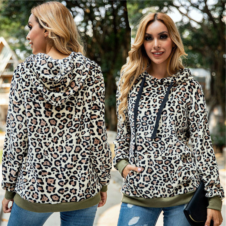 Dame Krammende Hoodie med leopardmønster og kængurulomme Stilla