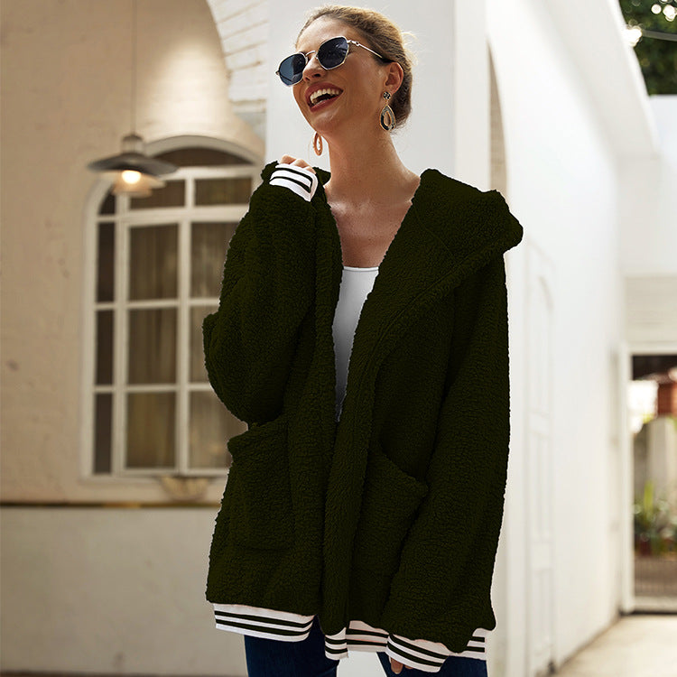 Dame Fleece-Hoodie i oversized snit med praktiske lommer og legende striber Stilla