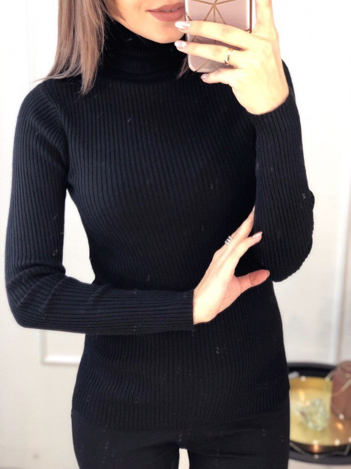 Dame rullekravepullover lavet af fin ribstrik Stilla