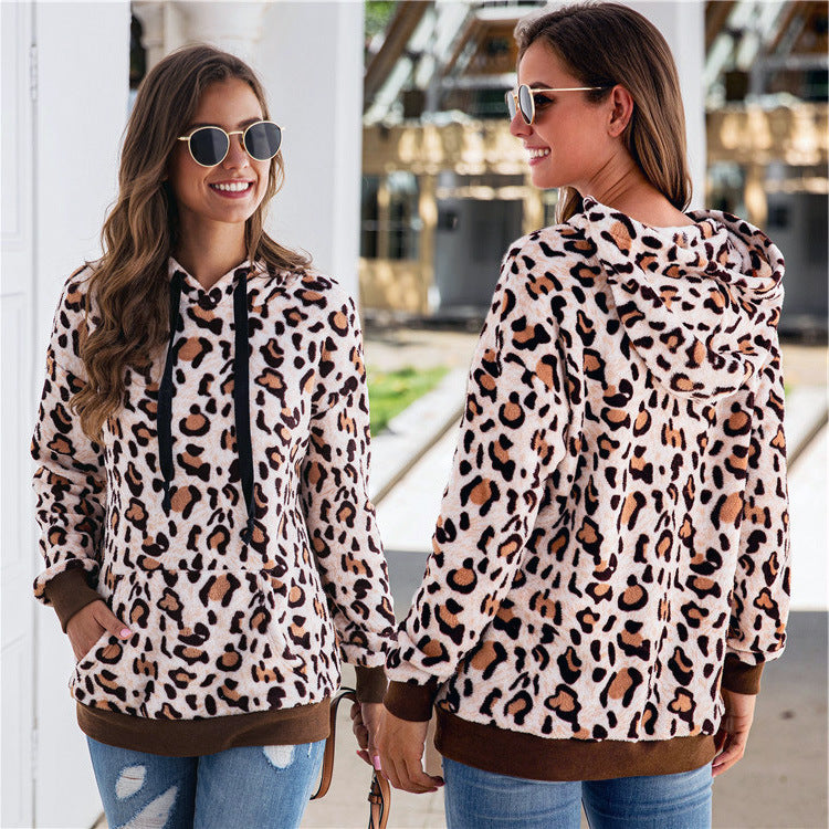 Dame Krammende Hoodie med leopardmønster og kængurulomme Stilla