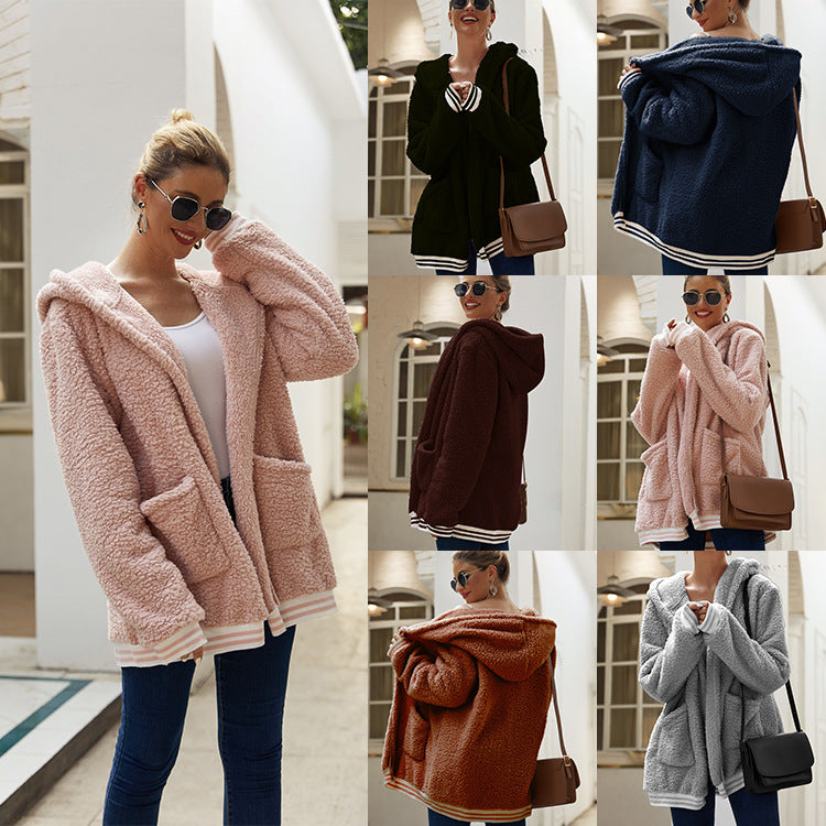 Dame Fleece-Hoodie i oversized snit med praktiske lommer og legende striber Stilla
