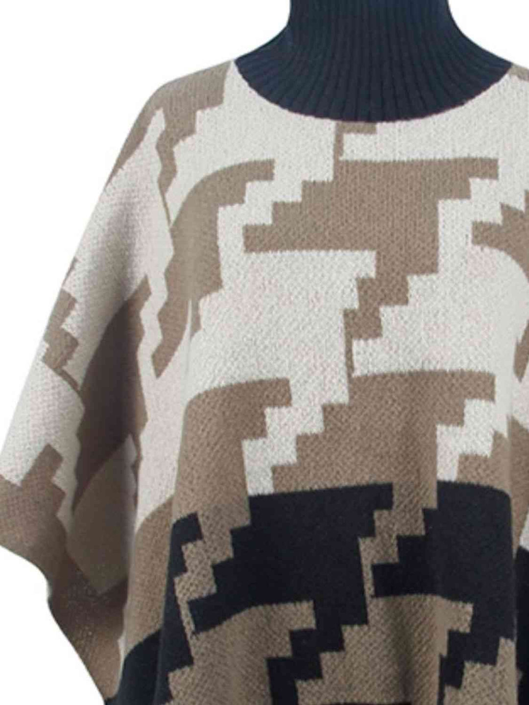 Stilla | Pom-pom Trim Poncho