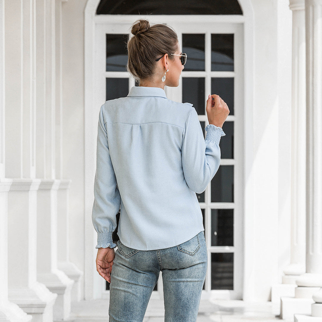 Damebluse med flæsedetaljer Stilla