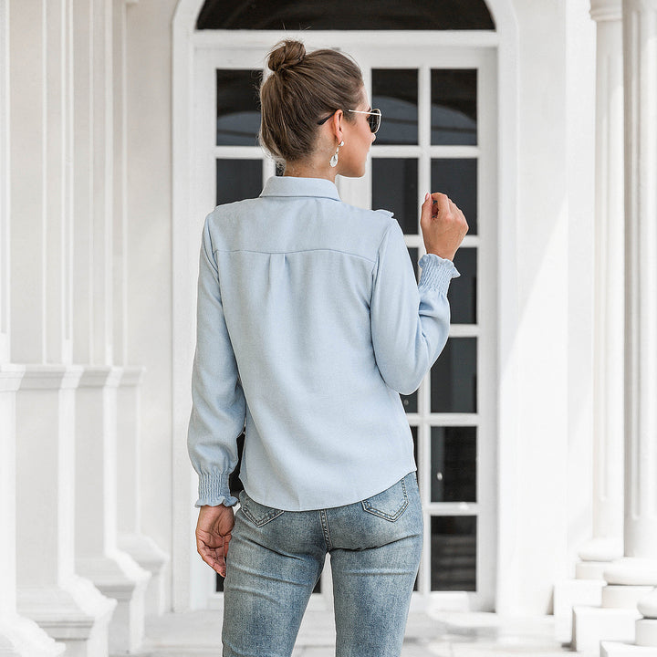 Damebluse med flæsedetaljer Stilla