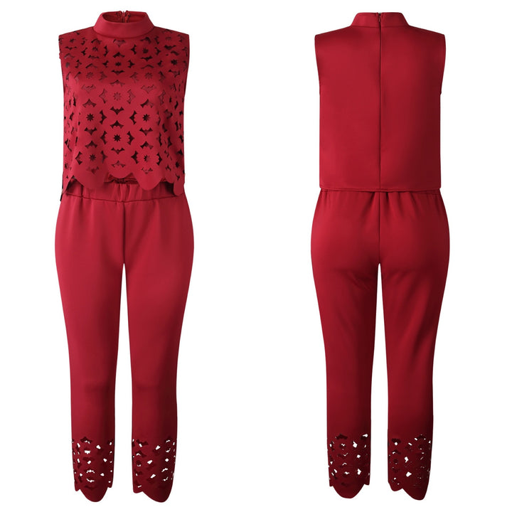 Dame jumpsuit med moderne cut-out-design og elegant ståkrave Stilla