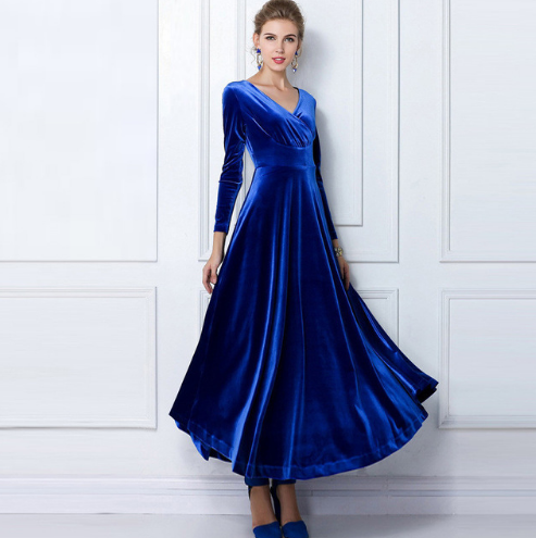 Stilla | Robe Glamorous Chic med dyb V-udskæring