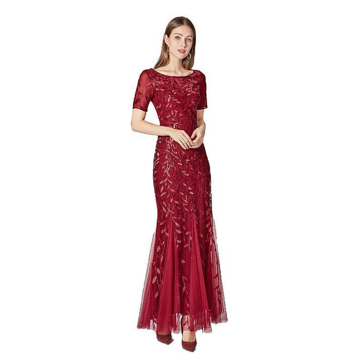 Stilla | Elegant Aftenkjole med Blonder & Broderi